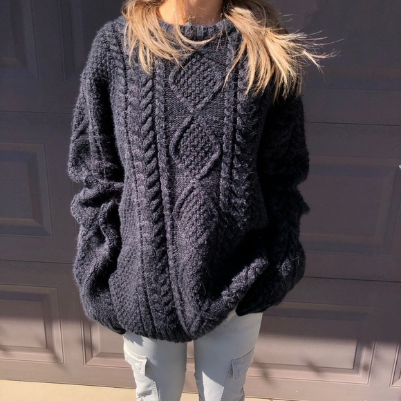 NAVY/ BLACK KNIT SWEATER - Picture 2 of 4